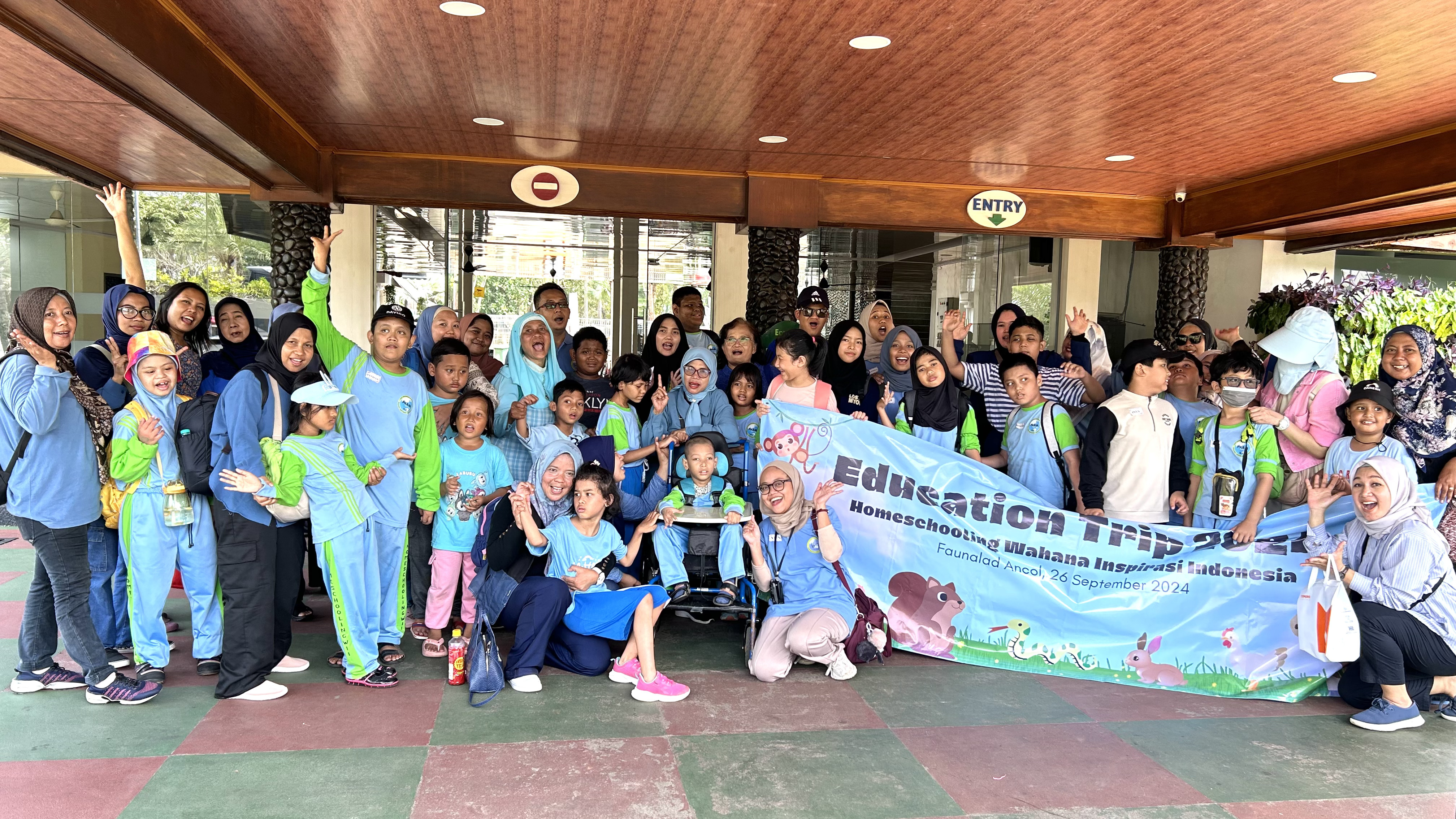 3) Foto Bersama Orang Tua