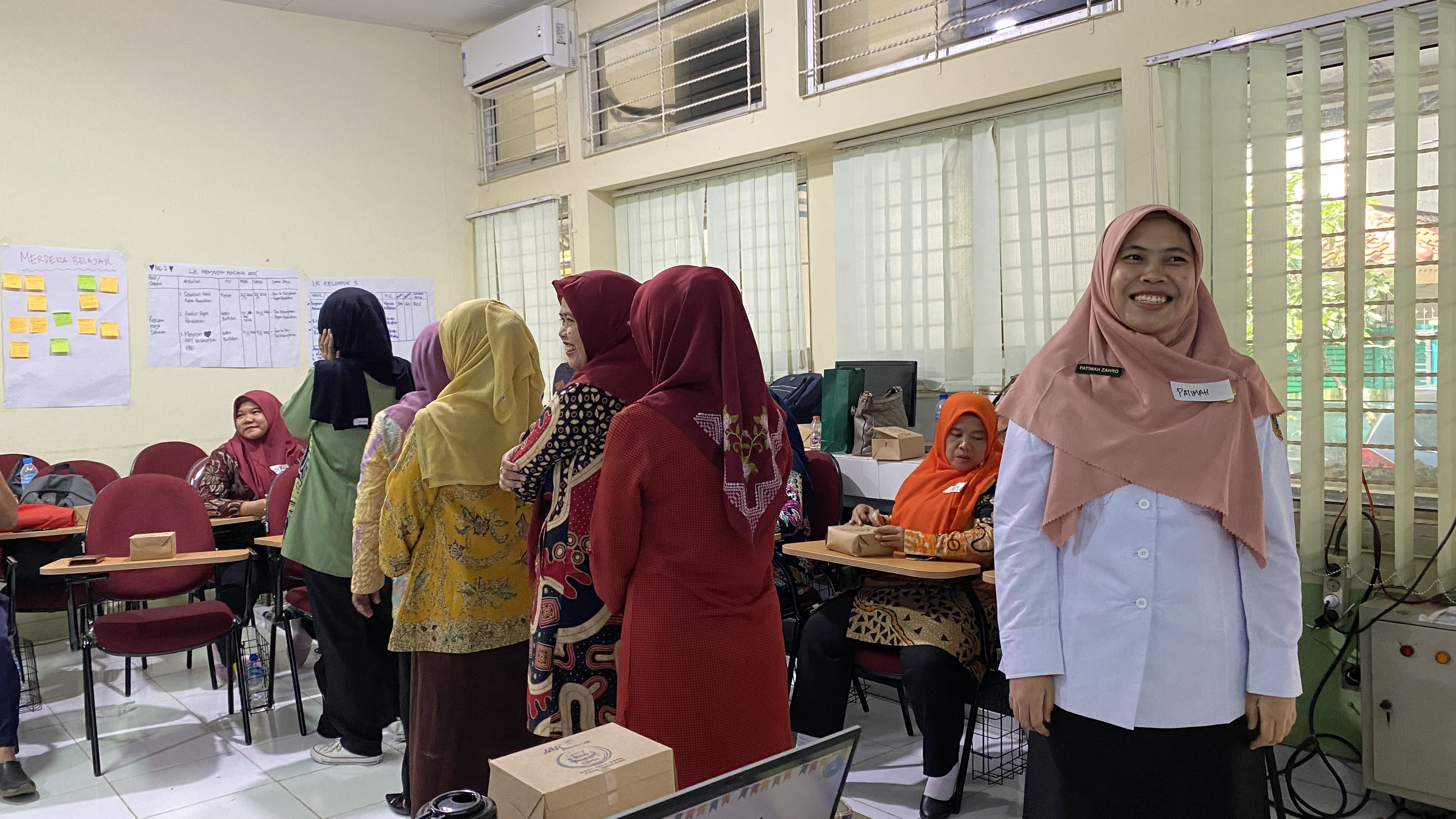 6) Kerja Sama Tim - Pesan Berantai