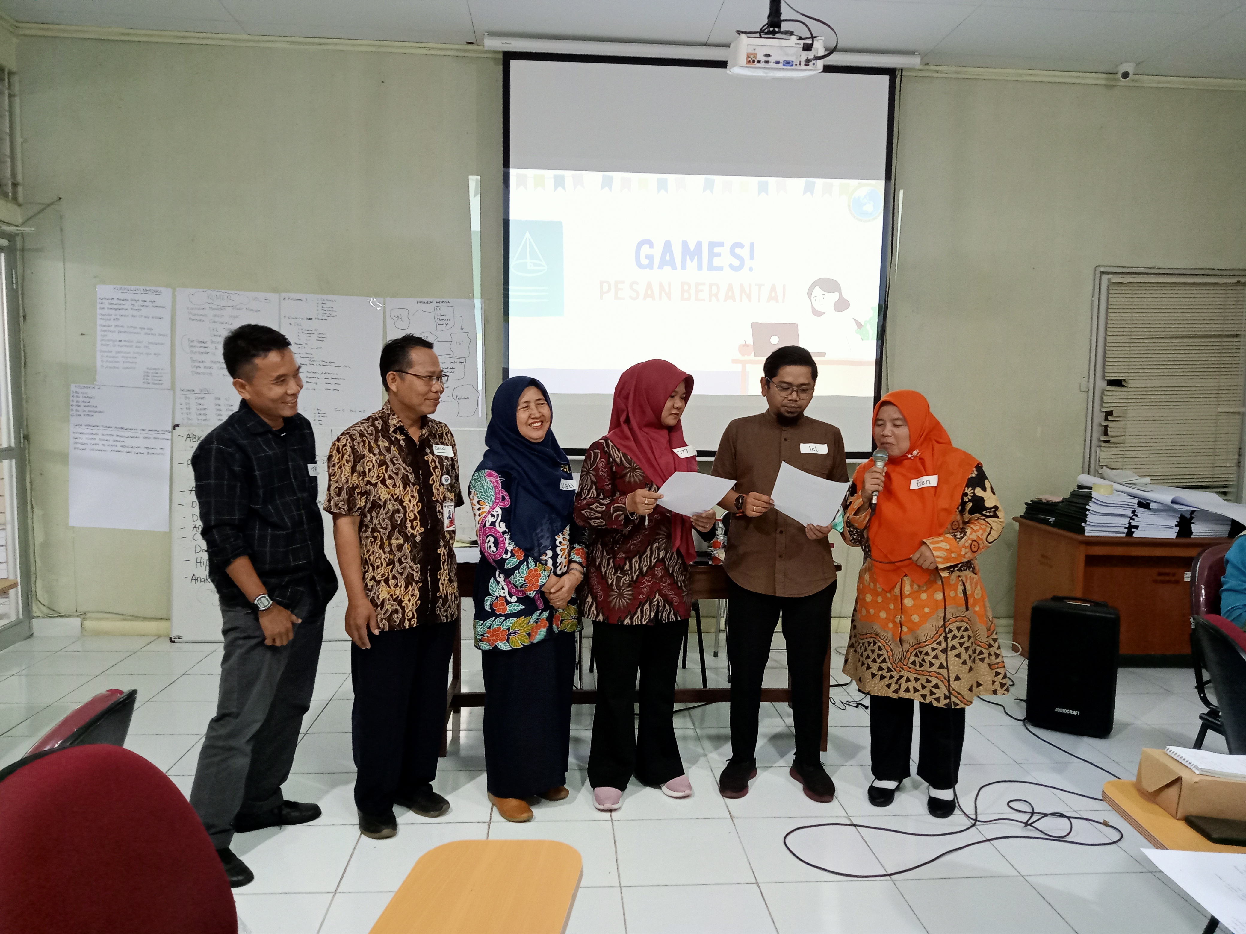 4) Presentasi Kelompok Ke-2